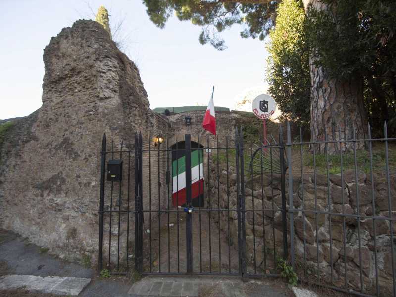 Colle Oppio, da fucina del melonismo a luogo da rimuovere mentre impazza la guerra dei fratelli coltelli