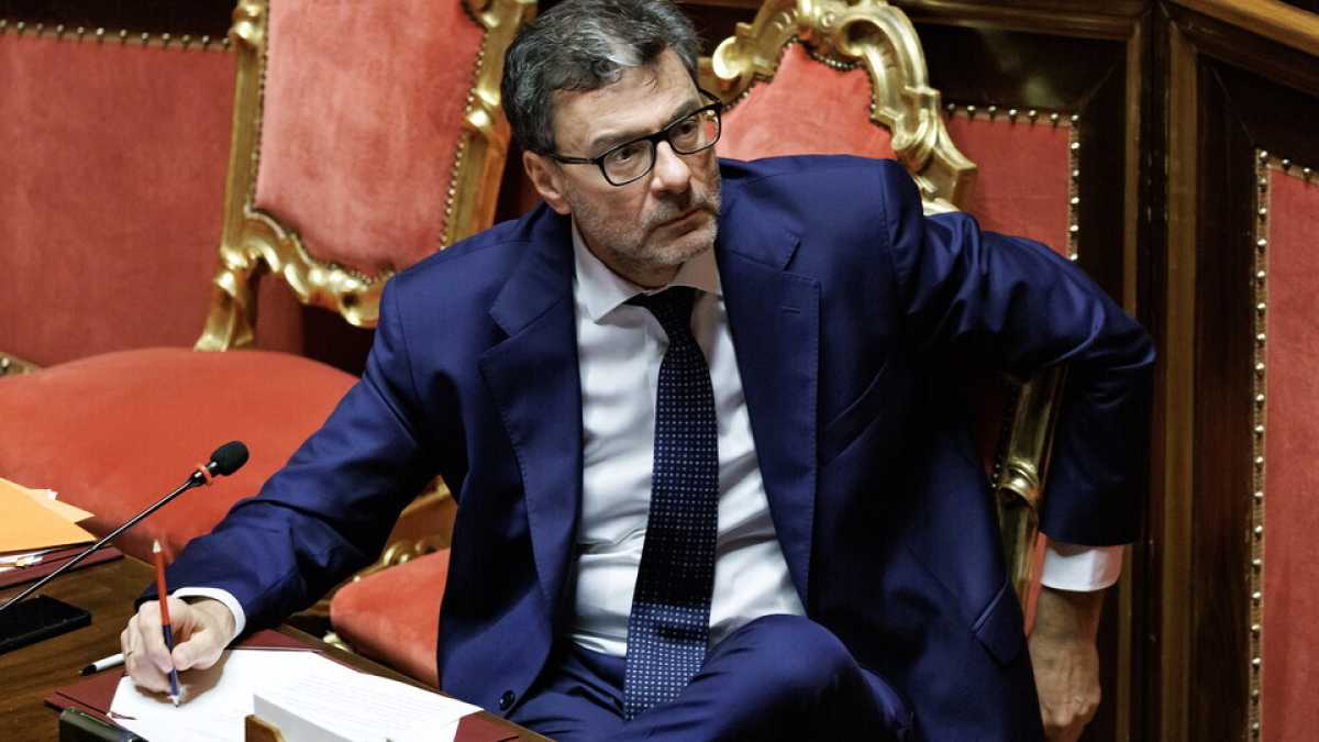 Immagine di Le nuove tasse in manovra abbassano lo spread, ma il governo non lo ammette
