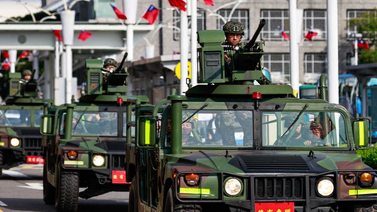 Immagine di Mosca e Pechino legate contro Kyiv e Taipei. Ora Taiwan vuole potersi difendere da sola