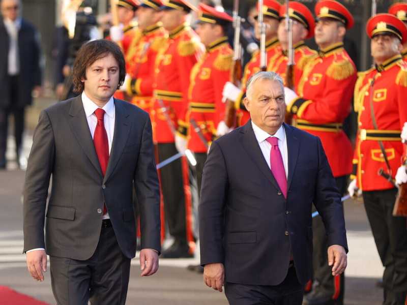 Viktor Orbán porta a Tbilisi il suo sigillo sui piani di Sogno georgiano