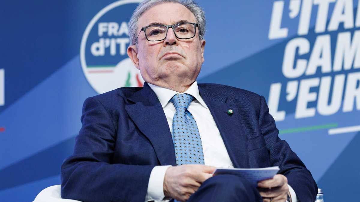 Immagine di Il "felliniano" Bruno Frattasi, capo dell'agenzia per la cybersicurezza, oggi condominio di parenti. Un ritratto
