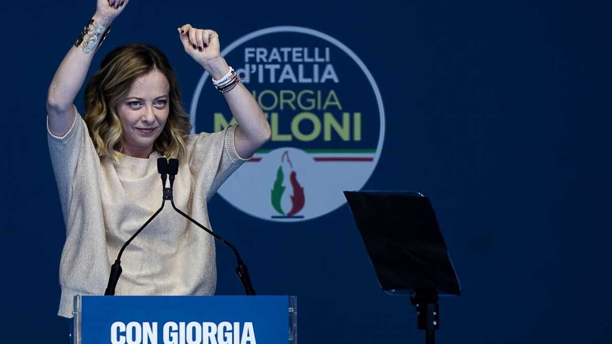 Immagine di Dossieraggi e paranoie, nella sede di FdI spunta un disturbatore di frequenze contro le intercettazioni