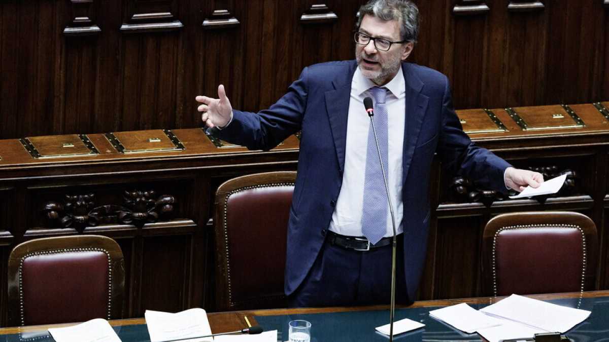 Immagine di Magica manovra: fingere di risparmiare per occupare posti nella Pa