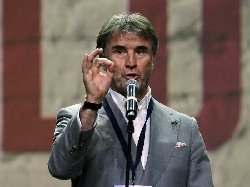 Brunello Cucinelli: "In Umbria voto Proietti. Meloni? Un orgoglio italiano all'estero"