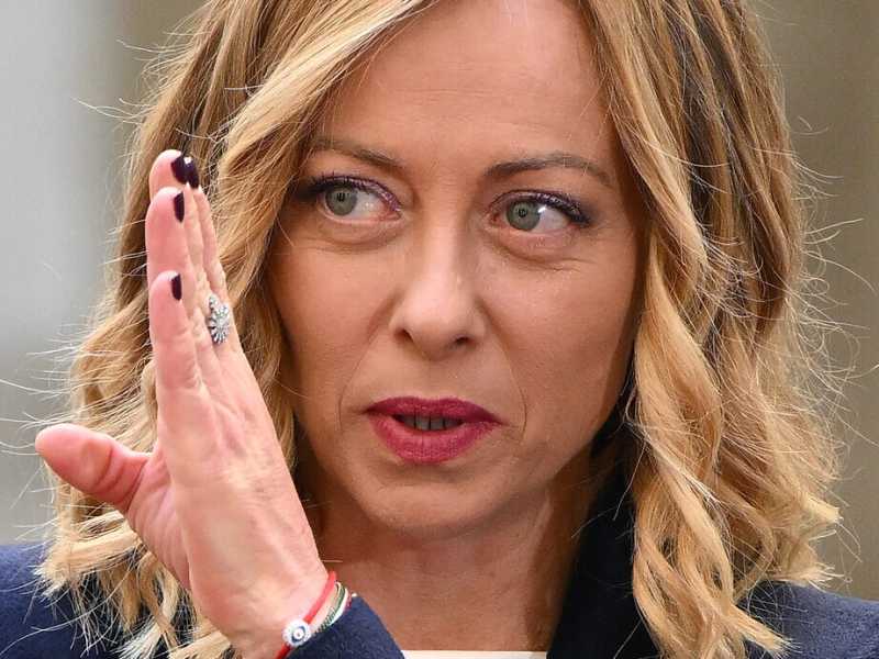 Meloni professa ottimismo: "Con Trump troverò una sintesi". La fuga ucraina di Salvini, i timori del Colle