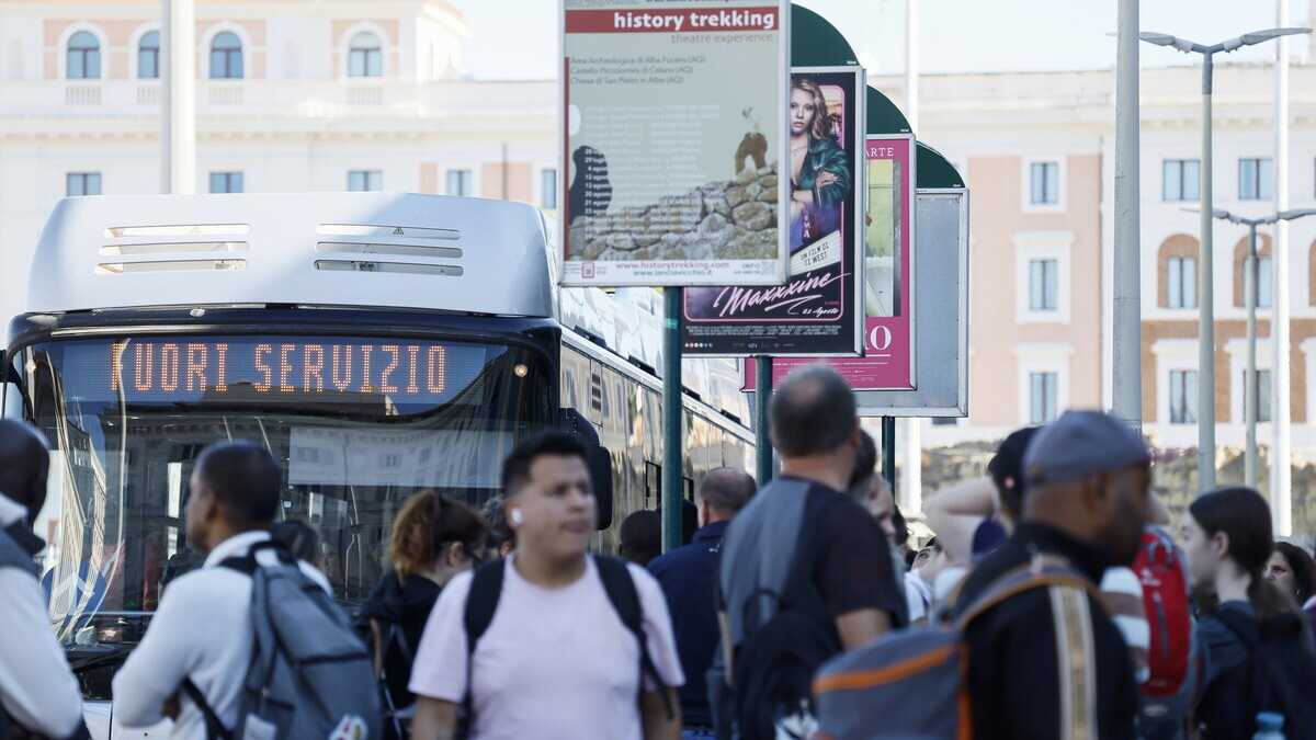 Immagine di Oggi lo sciopero del trasporto pubblico locale. L'appello di Salvini: “Non paralizzate il paese”