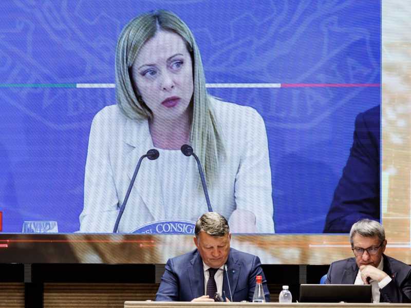 Meloni mette l’obbligo del Pos, la Uil protesta contro una norma anti-evasori