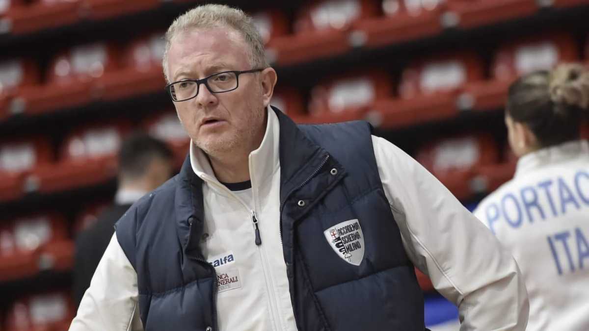 Immagine di Lorenzo Radice, l’ex manager che insegna la spada a chi non vede