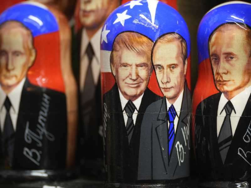 La telefonata fra Trump e Putin, che intanto continua a bombardare l'Ucraina