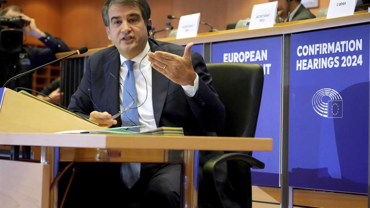 Immagine di Fitto: "Io fascista? Faccia lei". La risposta a un'eurodeputata spagnola