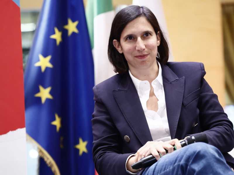 La samba di Schlein: i riformisti e sindaci contro, processo a Taruffi, il suo Fazzolari. Si pensa a Gori segretario