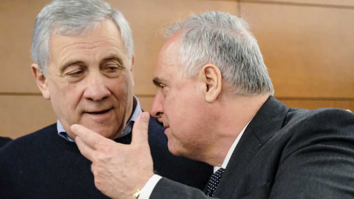 Immagine di La Lotito tax. Forza Italia tassa le bigh tech, ma colpisce Mediaset. Emendamento riscritto