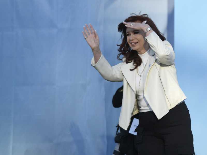La condanna per corruzione non ferma la sfida di Kirchner a Milei