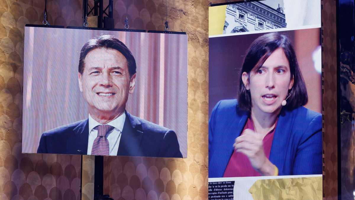 Immagine di Umbri per caso. Dopo essersi evitati per tutta la campagna elettorale Conte e Schlein si ritrovano a Terni