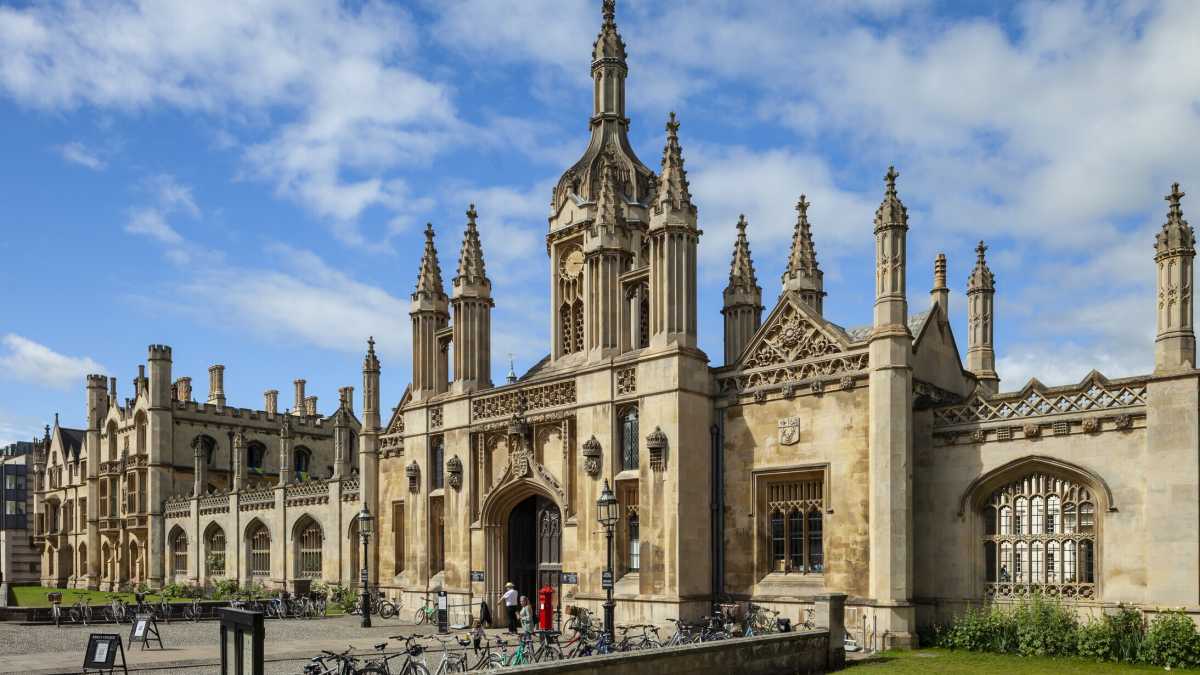 Immagine di Pazza idea: tasse più alte per gli studenti inglesi