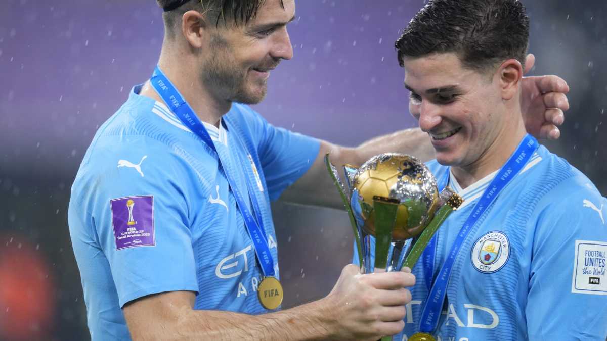 Immagine di Ma quanto è kitsch il trofeo del Mondiale per club!