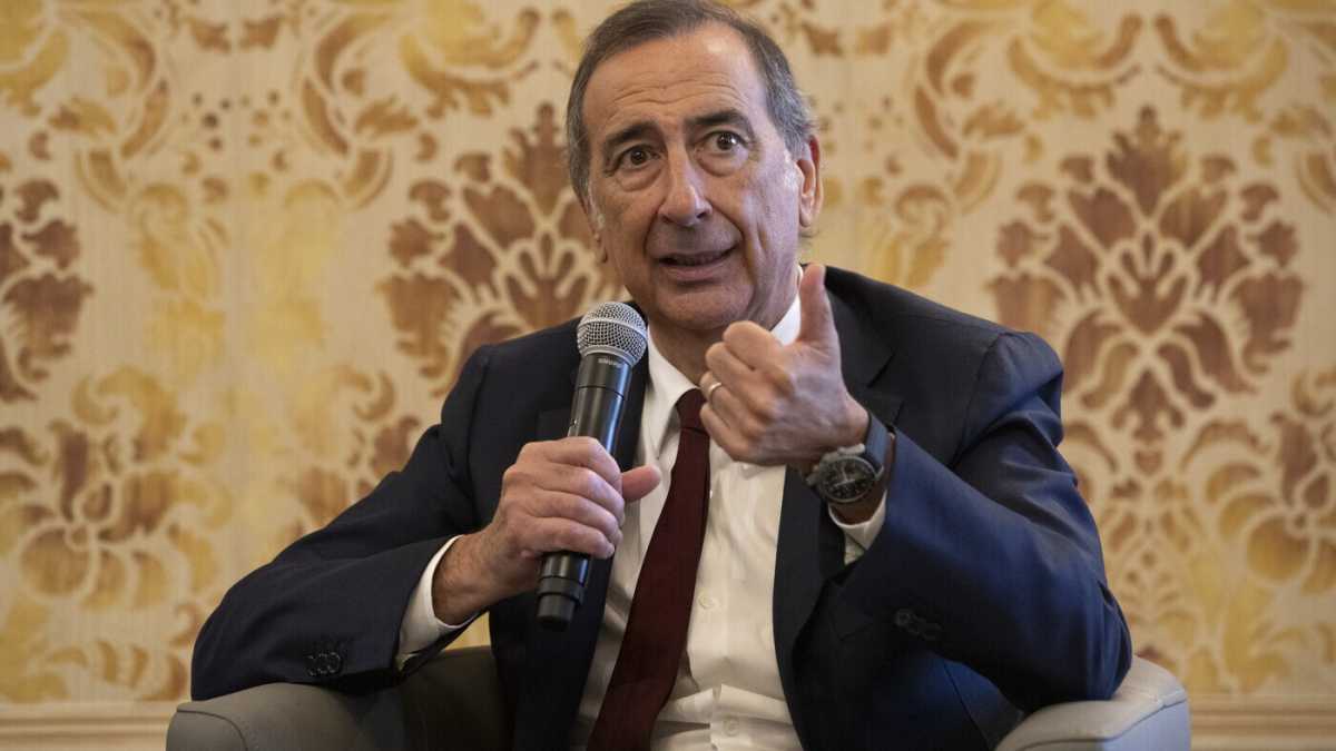 Immagine di C'era Beppe Sala, perde l'Anci, fa l'indignato, a Milano si scalda Majorino. L'azzardo di De Luca