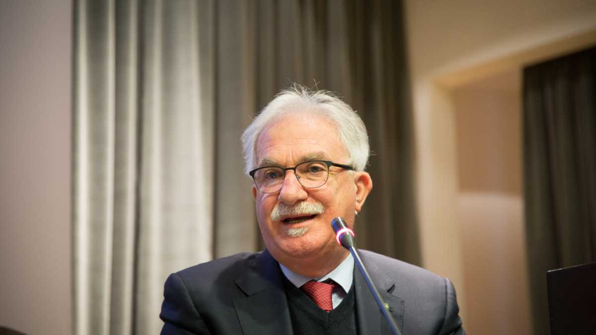 Immagine di Bonanni: "Landini danneggia la Cgil”