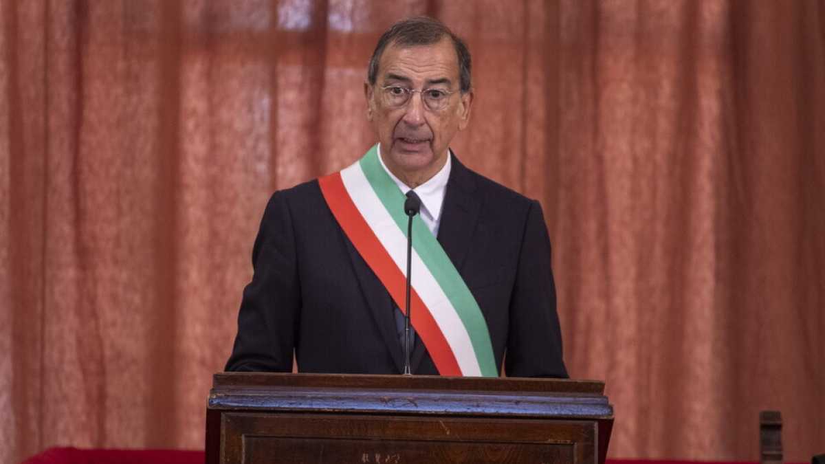 Immagine di Il datato e costoso appello di 200 intellò contro il buon piano piscine del comune