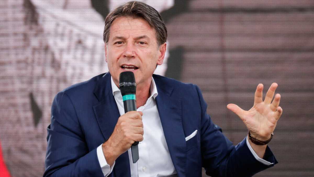 Immagine di Battiquorum per Conte, pioggia di messaggi agli iscritti M5s: "Votate!". Il timore del flop contro Grillo