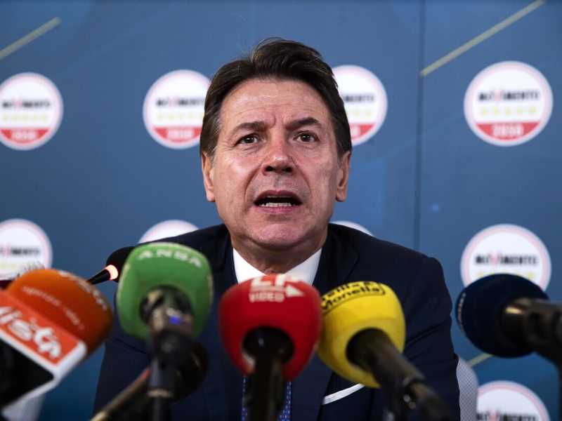 L’all in di Conte: per far fuori Grillo dimezza gli iscritti, per rispondere ad Appendino invita Wagenknecht