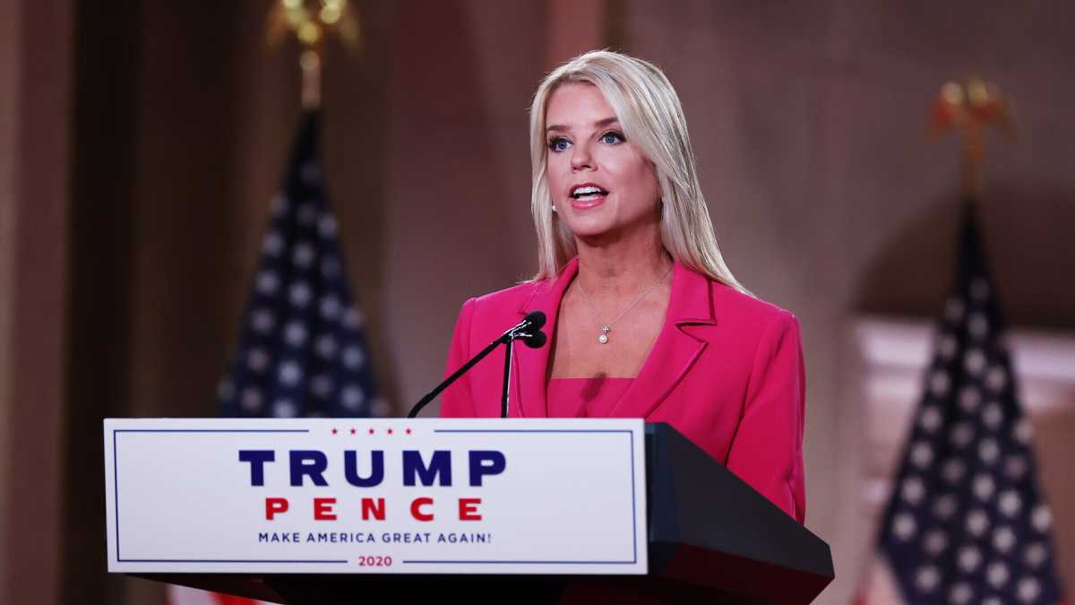 Immagine di Chi è Pam Bondi. Cinque cose da sapere sulla nuova procuratrice generale scelta da Trump