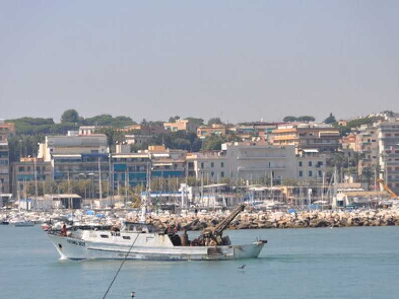 Anzio e Nettuno (roccaforti della destra) vanno al ballottaggio. E il Pd spera