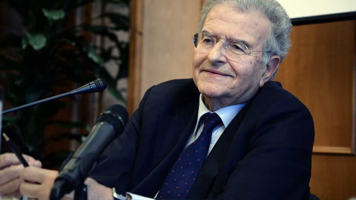 Immagine di “Contro-corrente”, Cicchitto racconta 80 anni di storia italiana