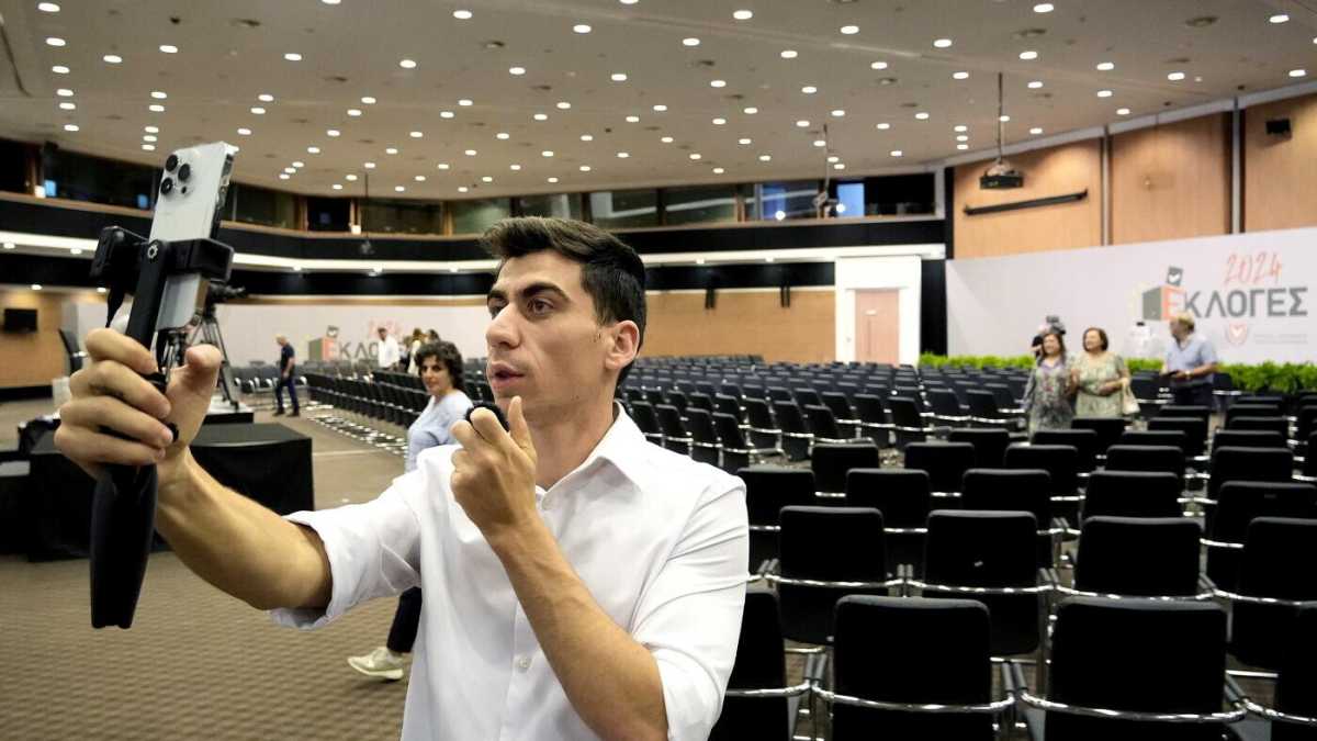 Immagine di Lo youtuber cipriota Panayiotou è arrivato al Parlamento europeo da "ingenuo". Era una truffa