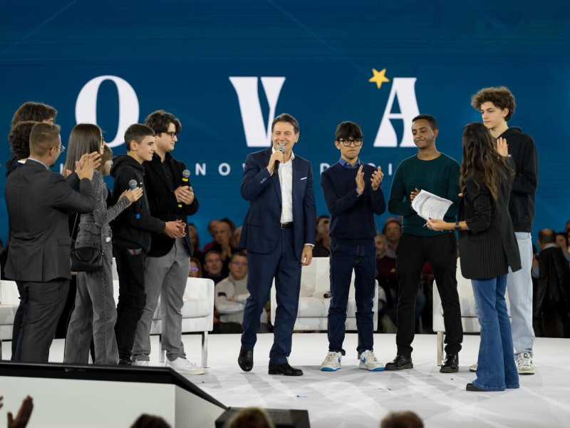 Lode ai pessimi grillini che la politica ha reso formidabili riformisti