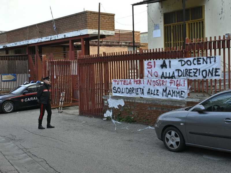 Dal tribunale del web al linciaggio. Cosa c’è dietro l'aggressione della prof di Castellammare di Stabia