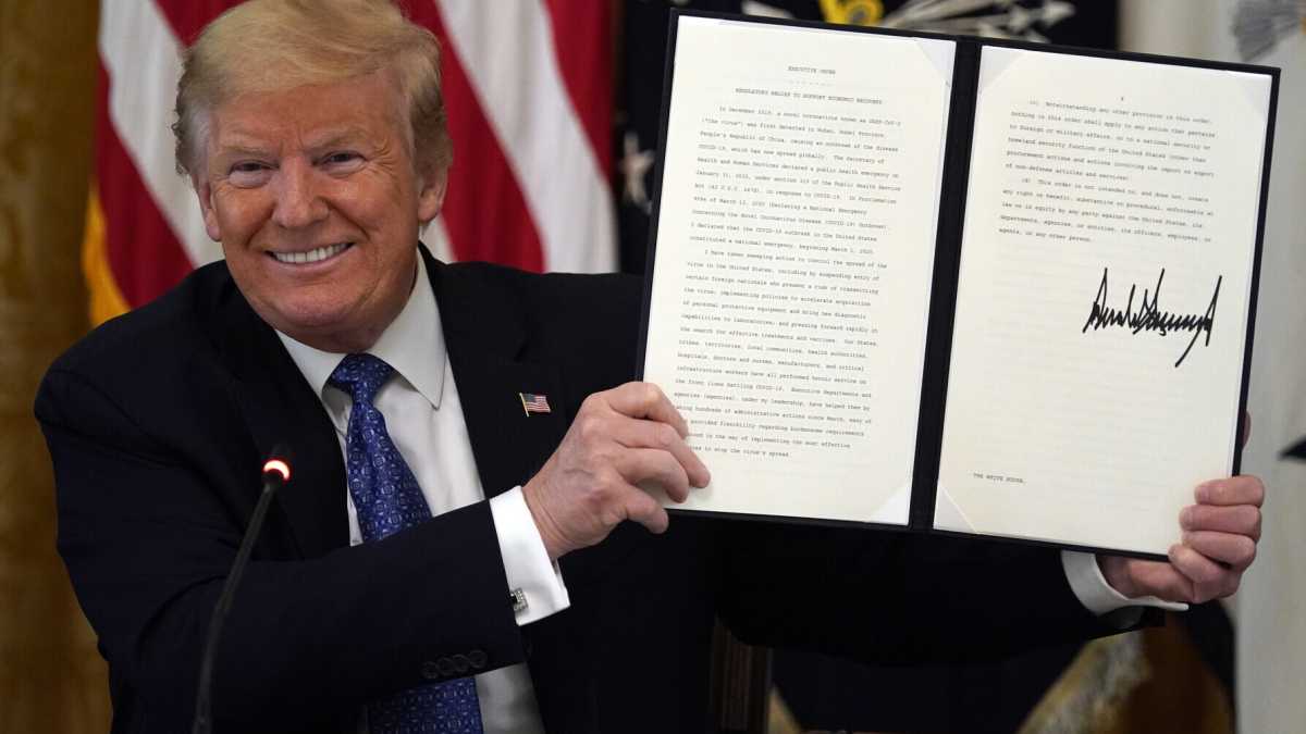Immagine di Trump usa lo spauracchio della droga e dei migranti per spianare la strada ai dazi