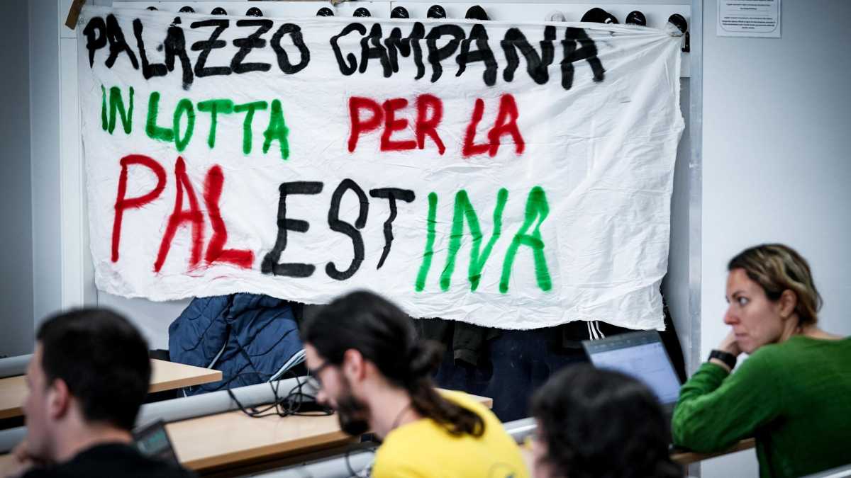 Immagine di “No all’antisemitismo”. Parla lo studente universitario che ha scritto il manifesto contro occupazioni e boicottaggi