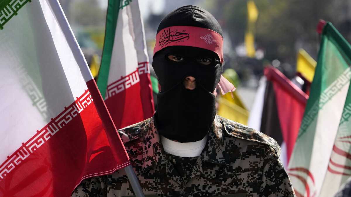 Immagine di L'osceno flirt con i terroristi. Il diritto umanitario colpisca gli ayatollah, invece di foraggiarli