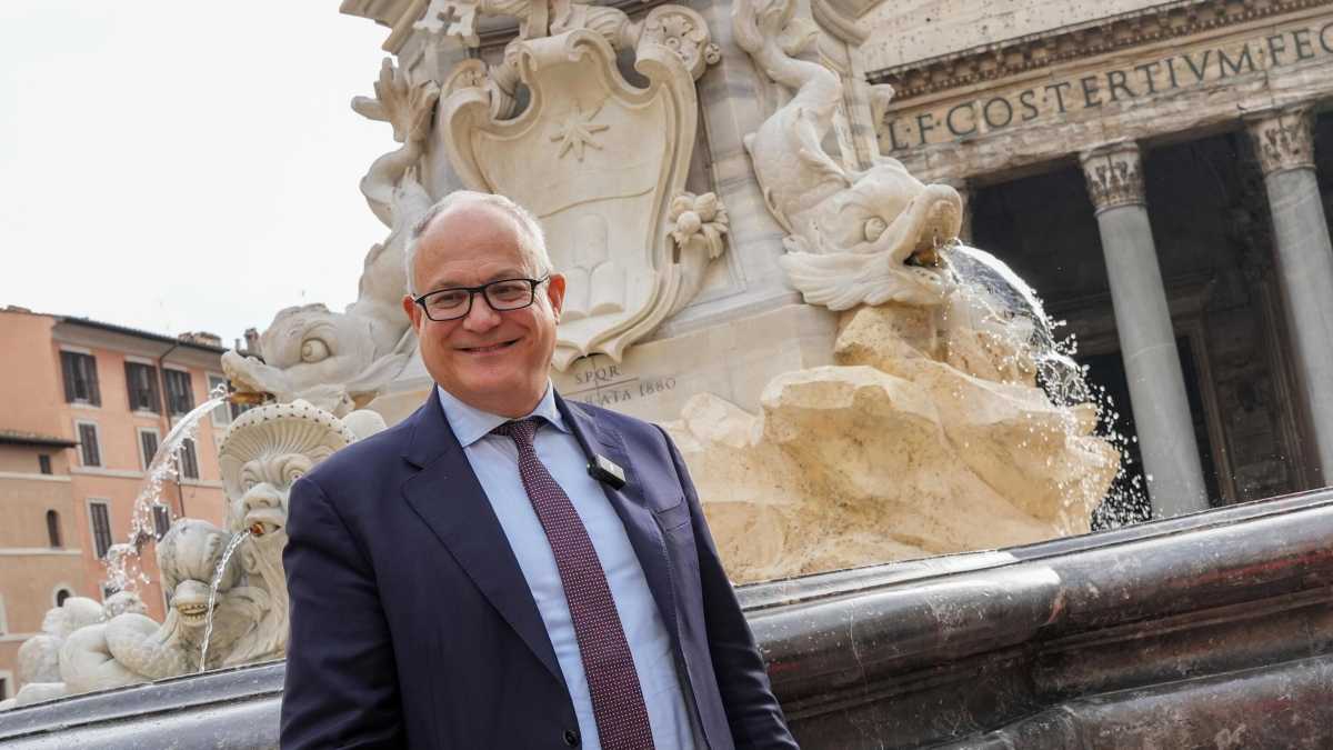 Immagine di Gualtieri alla sindaca di Amsterdam: "Tra i biancocelesti le posizioni antisemite sono una minoranza"