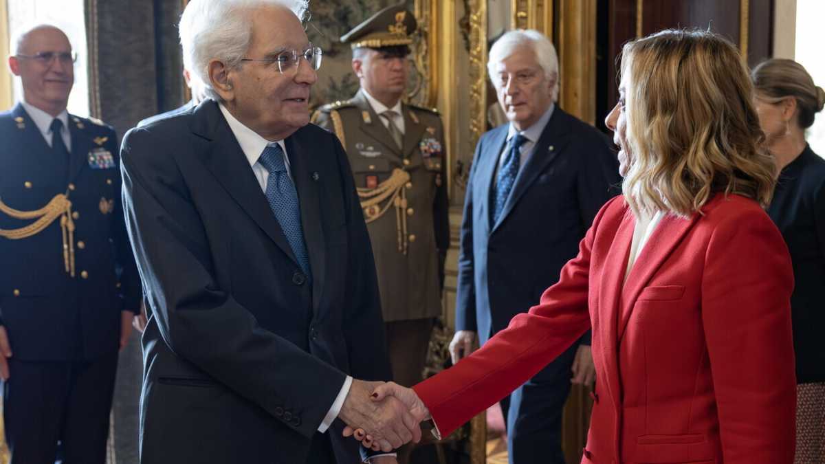 Immagine di Mattarella riceve Meloni al Quirinale: "Incontro cordiale e collaborativo"