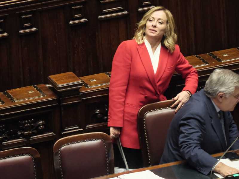 La Rai manda in tilt il governo. Meloni a Tajani: "Non tengo Salvini". L'asse Mediaset-Cairo. La Lega: "Fi è già con il Pd"