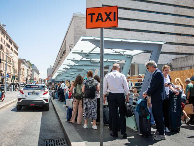Mille taxi (e poi?). Le nuove licenze sono pronte al via, ma la concorrenza può attendere