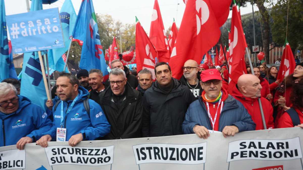 Immagine di Rivoltare come un guanto i sindacati