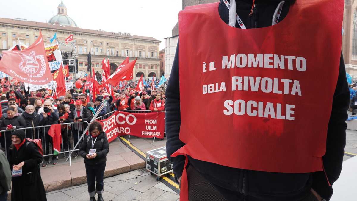 Immagine di Sindacati: meglio contrattare che rivoltare