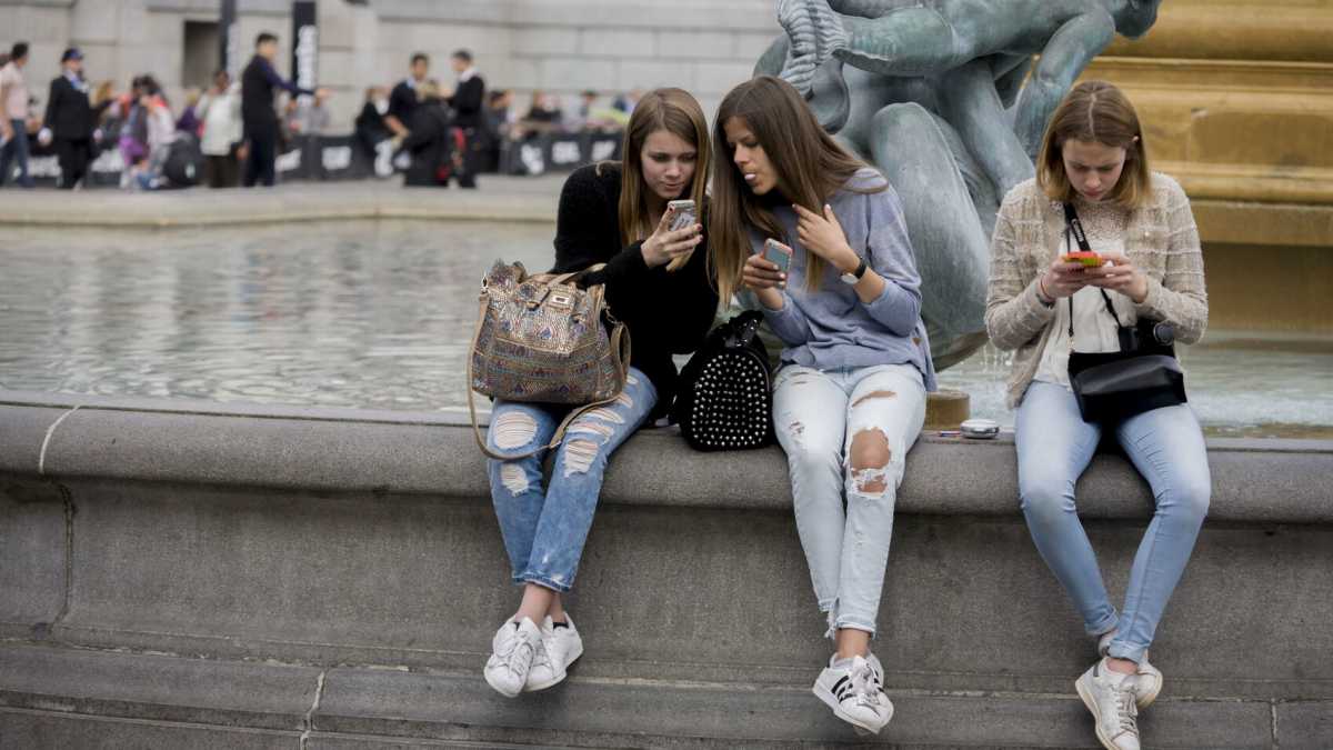 Immagine di È davvero possibile, con i social, immaginare soluzioni che non siano solo quelle legali?