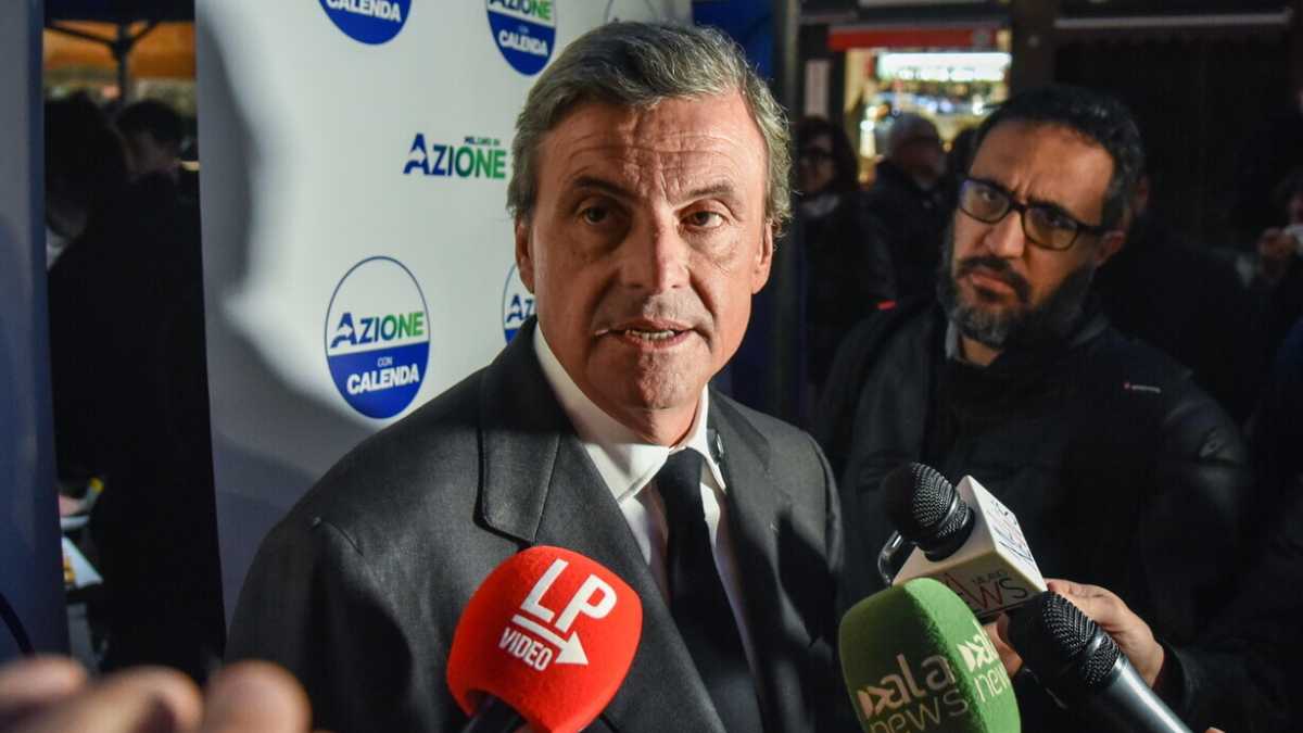 Immagine di Calenda: "Dopo Tavares si dimetta anche Urso. Elkann venga in Parlamento a spiegare i piani di Stellantis”