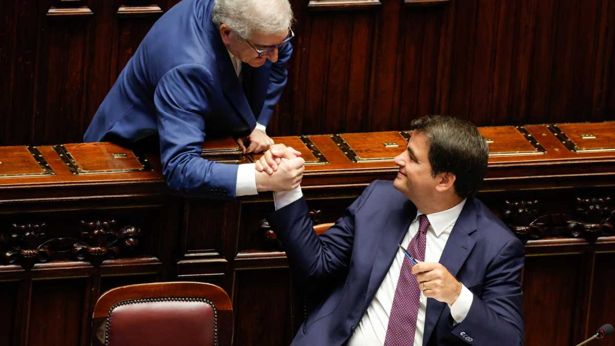 Immagine di Foti per Fitto, Bignami per Foti: Meloni scopre di avere la panchina corta