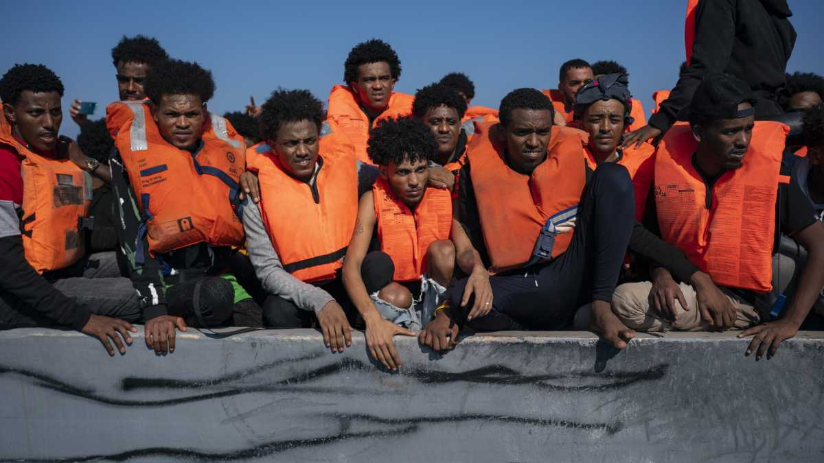 Immagine di Il Senato approva il dl flussi, mentre il Csm boccia "l'emendamento Musk" sui migranti