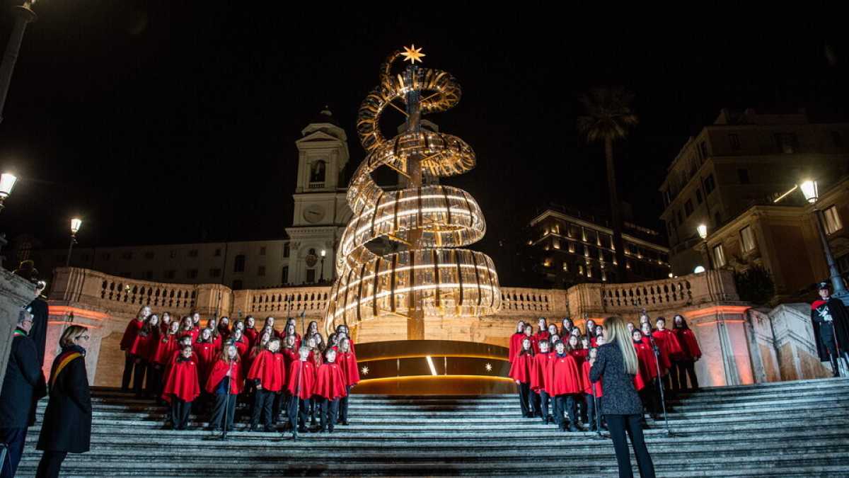 Immagine di I vent’anni di Urban Vision, il Natale da Bulgari e la mostra alla Gnamc