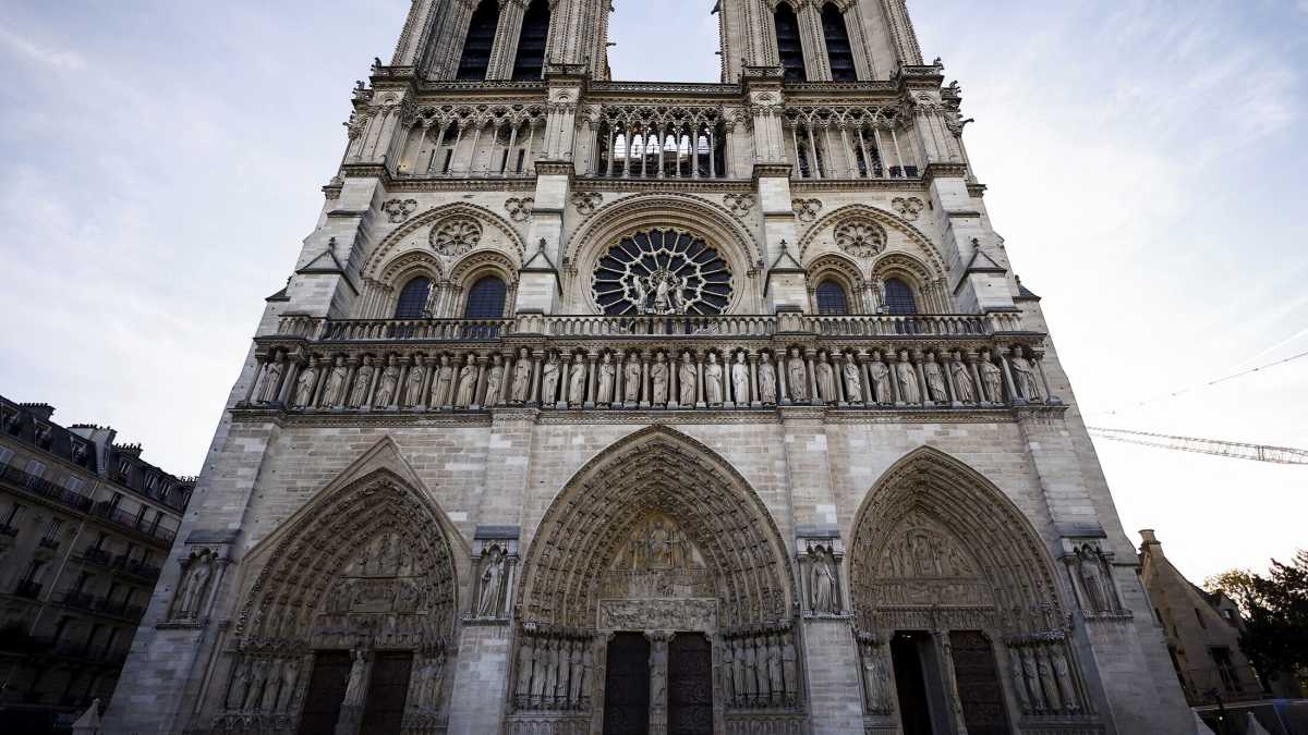 Immagine di Notre-Dame e Trump servono a Macron per riemergere dai guai della crisi di governo