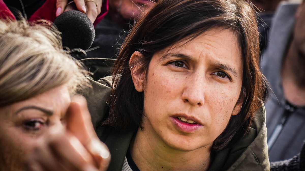 Immagine di Stellantis di Schlein: "Elkann in Aula". La malizia: "È amica della sorella". La Bicamerale dell'auto con Meloni
