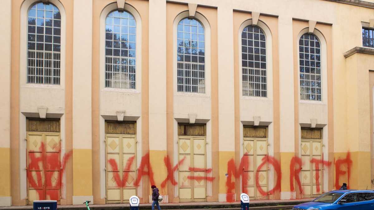 Immagine di Le multe ai novax rientrino pure, ma la politica sanitaria resti salda