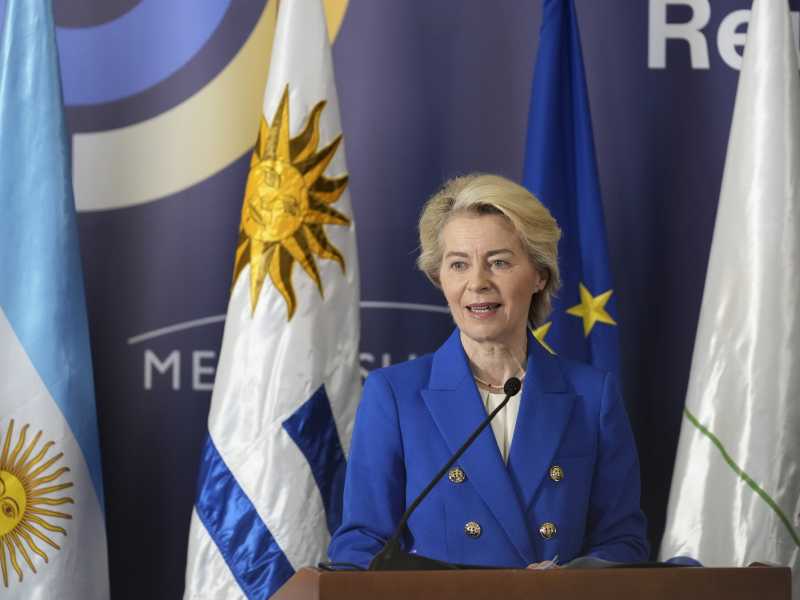 Von der Leyen tende una mano agli agricoltori