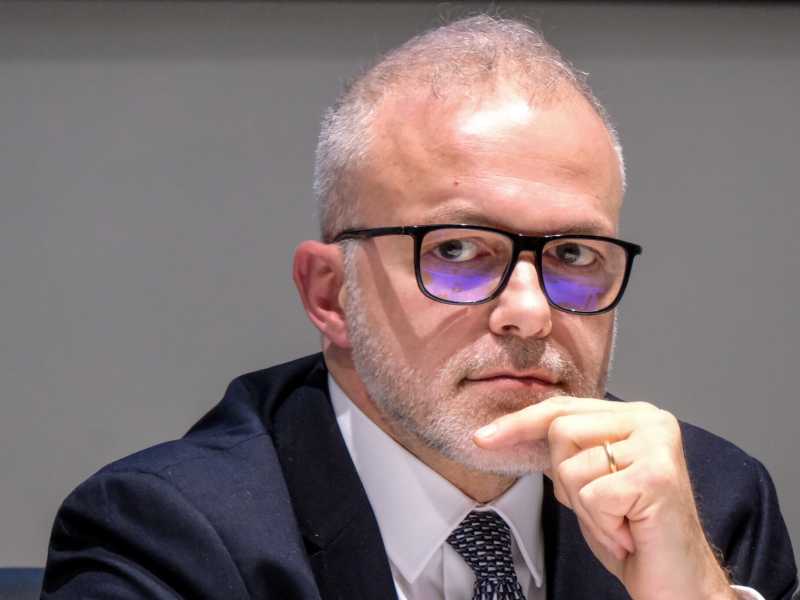 Ernesto Maria Ruffini può dimettersi dall'Agenzia delle Entrate. FdI è irritata: "Lasci"